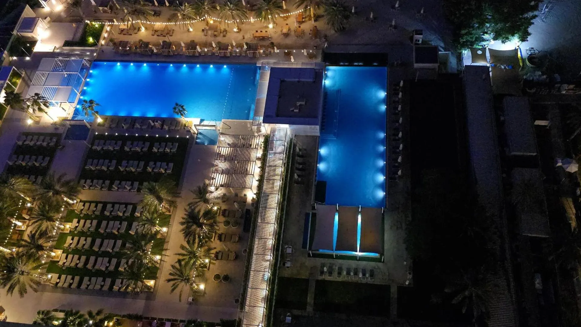 Beachfront 250 View Private Beach High Floor Dubai Apartment