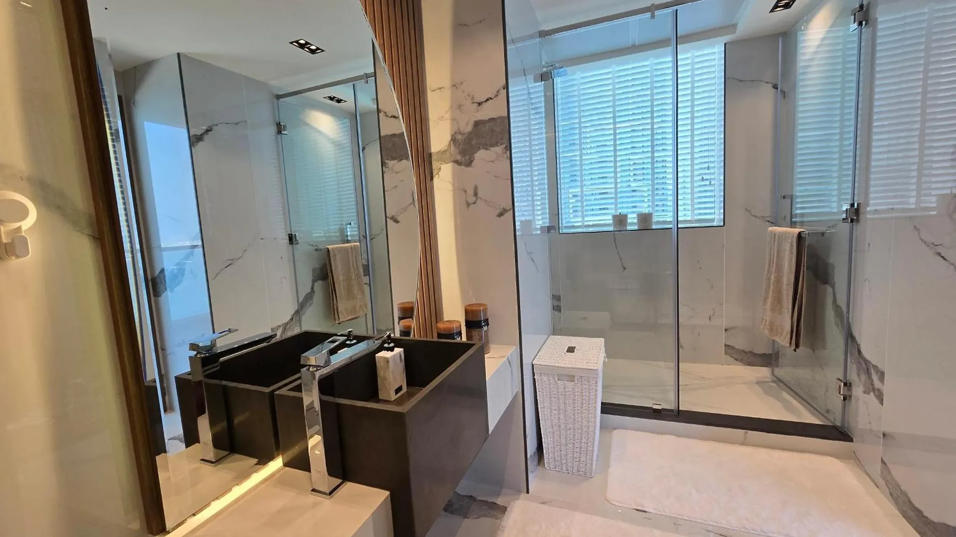 Apartment Beachfront 250 View Private Beach High Floor Dubai